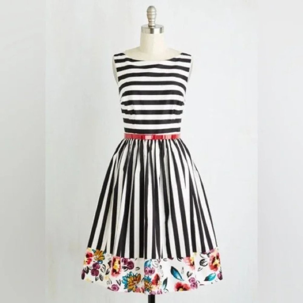 Miss Mix It Floral Stripe Dress Whimsical Feminine EUC